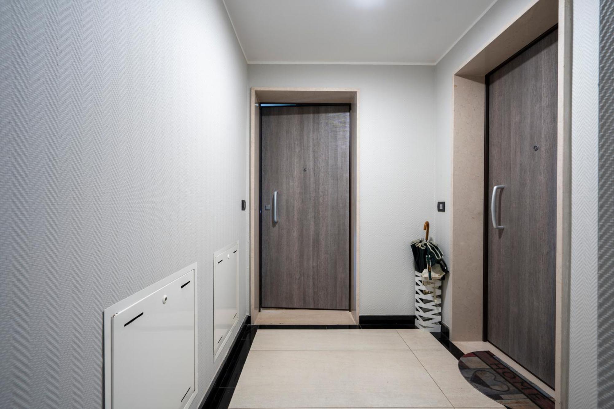 Kind Park - Sleek Apartment With Terrace & Parking Bari Eksteriør bilde